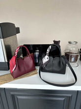 حقيبة يد نسائية كبيرة الحجم لون عنابي بها شريط ستان - KSA